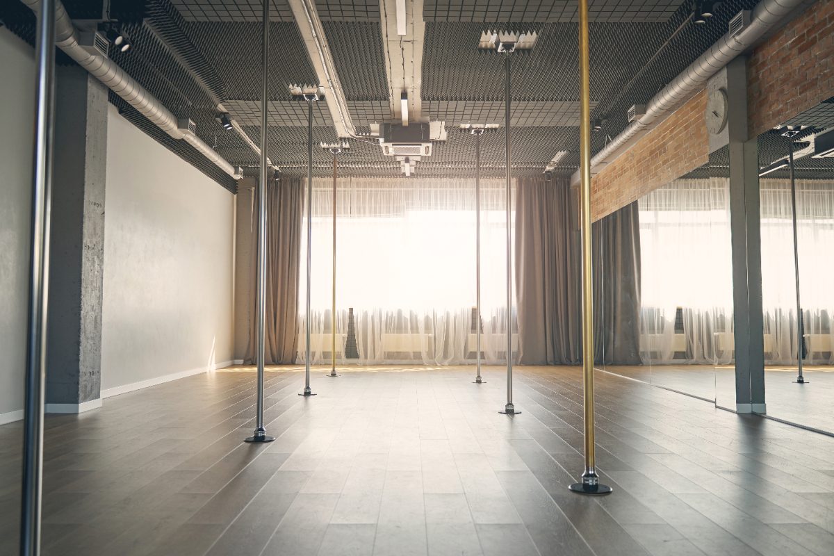 Comment créer une piste de danse à petit budget chez soi ?